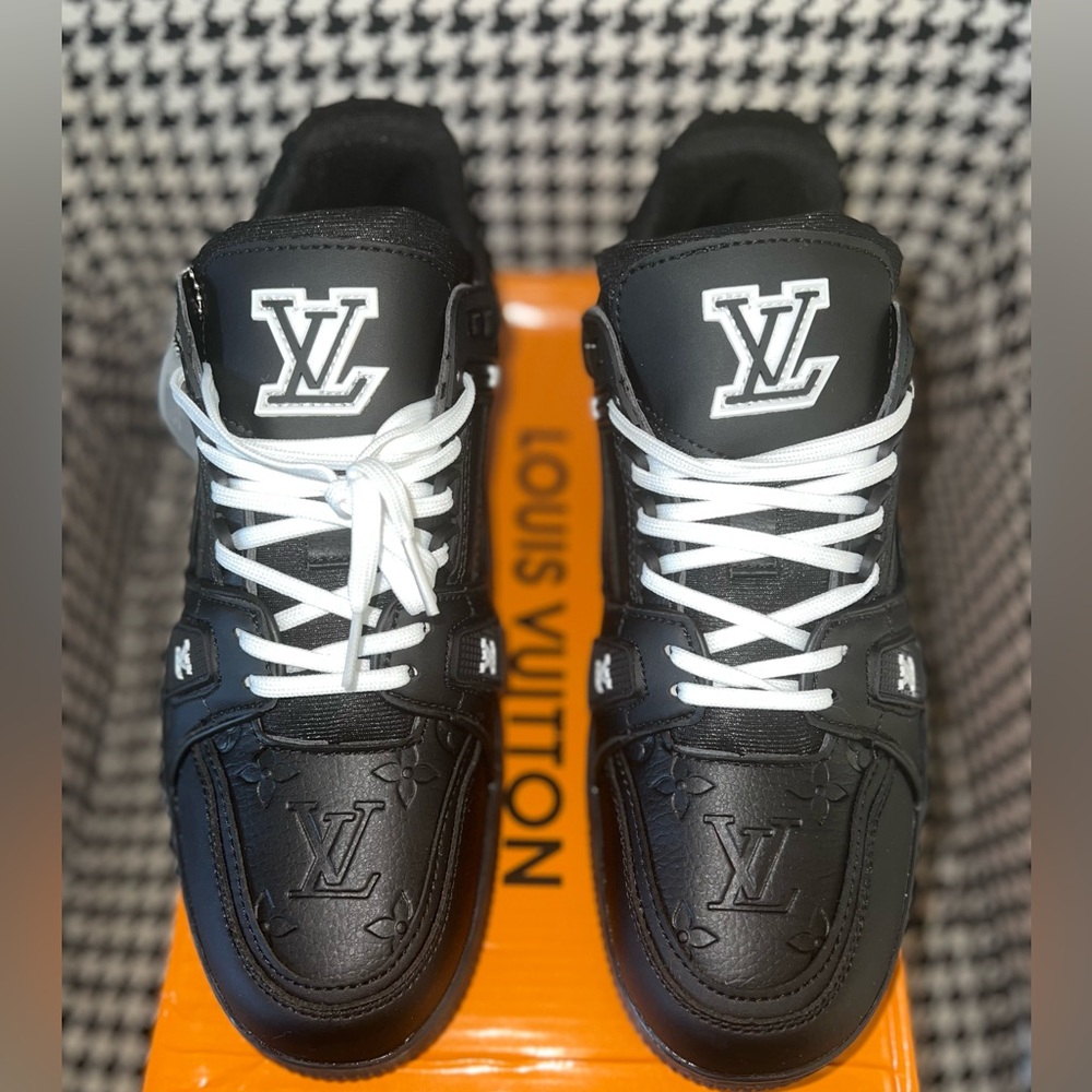 “UA” LV Trainers